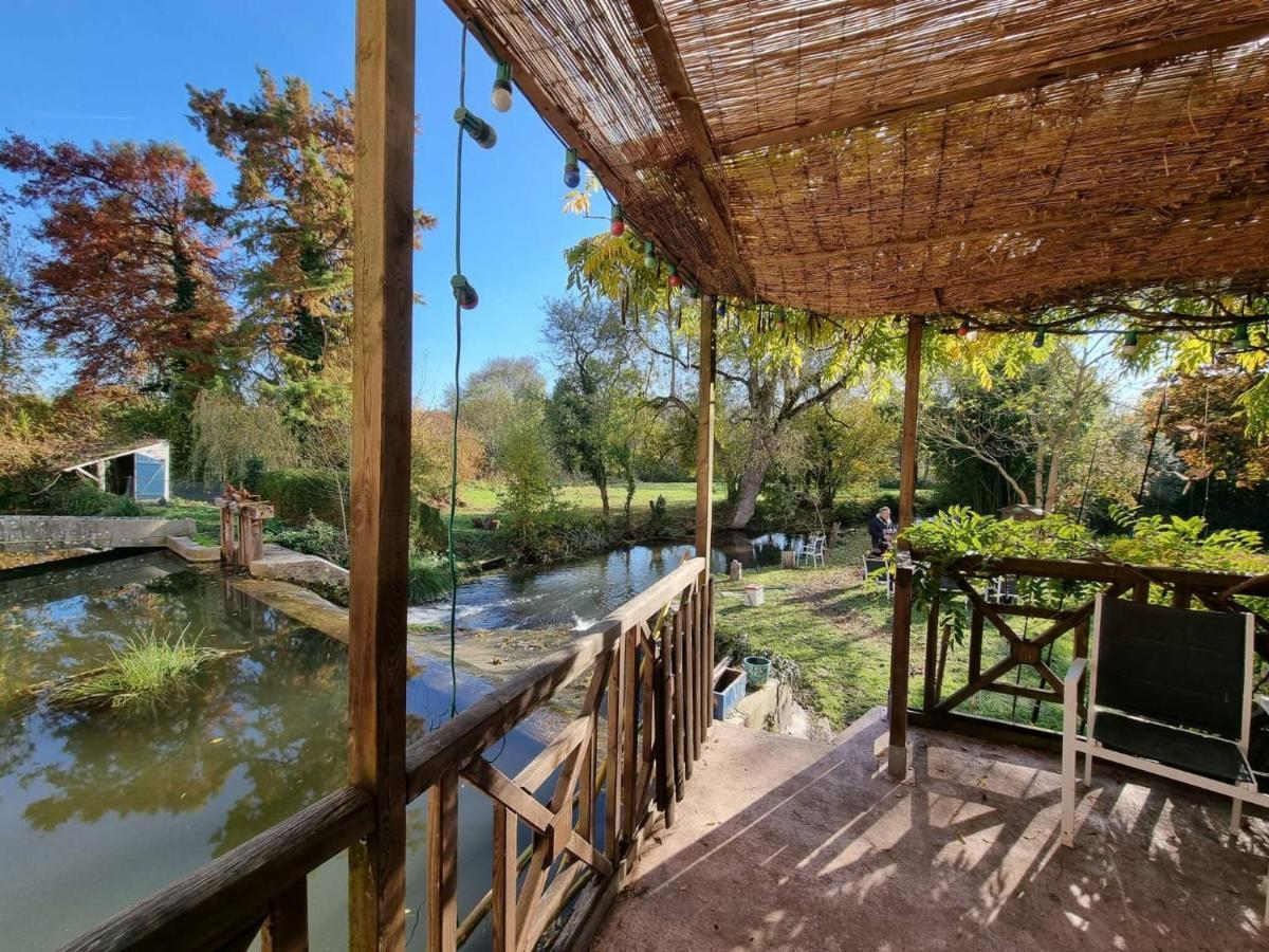 Villa La Roulotte Du Moulin De Palet Baugé Exterior foto